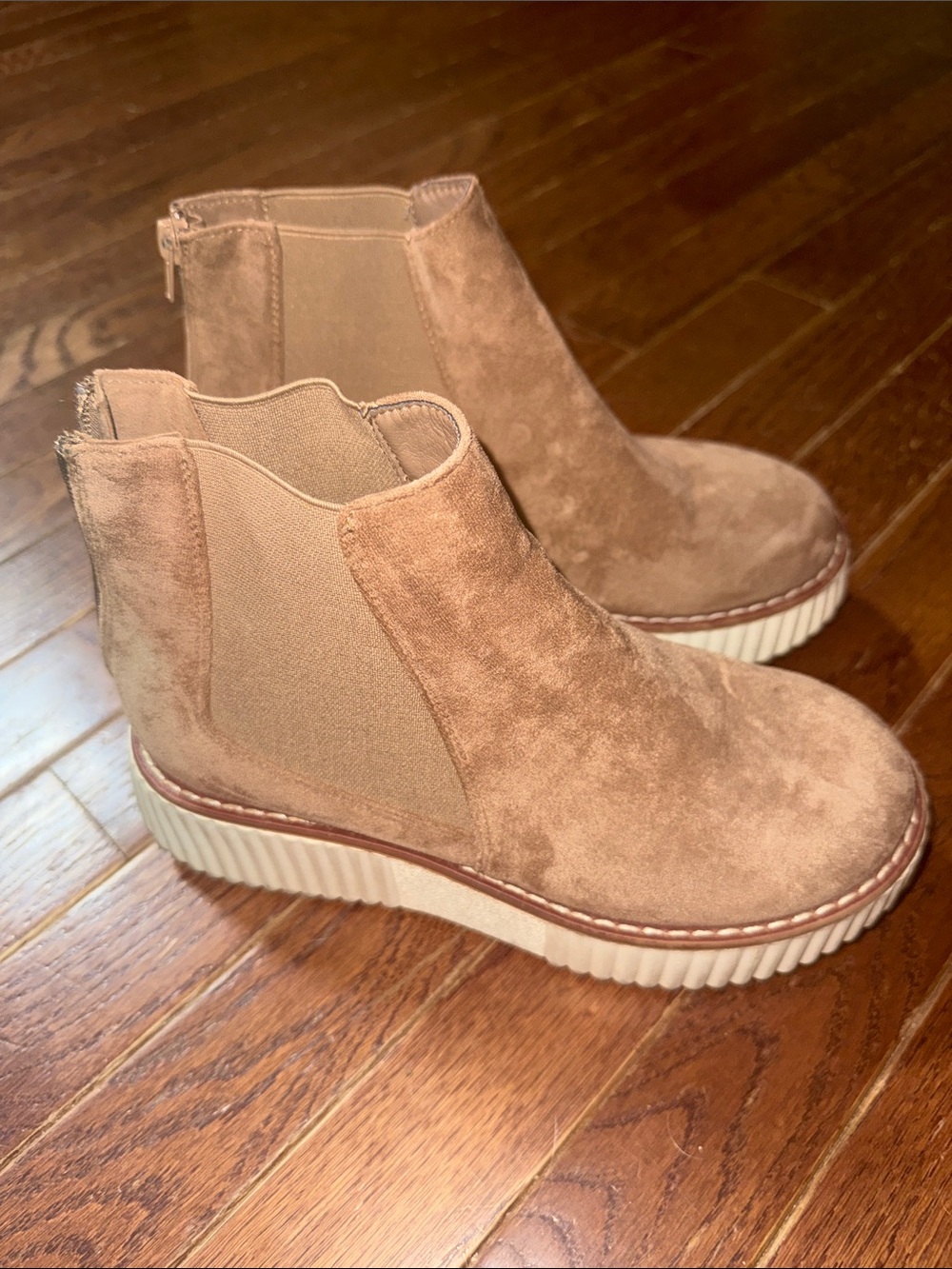 Pierre Dumas Tan Suede Platform Chelsea Booties like new